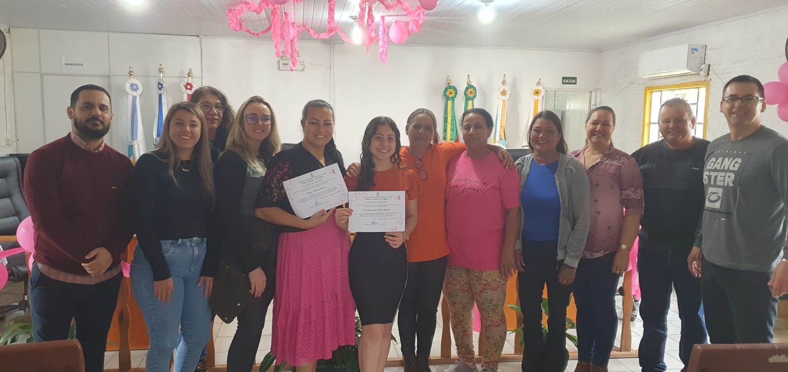 OUTUBRO ROSA: CÂMARA DE BARRA DO QUARAI REALIZA PALESTRAS PARA SERVIDORAS E POPULAÇÃO BARRENSE