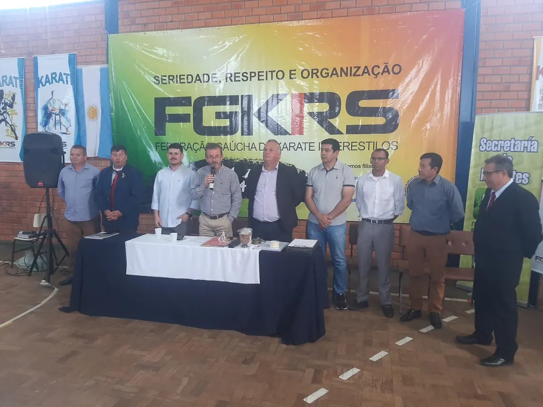 VEREADORES PRESTIGIAM A ABERTURA DA 1ª COPA RS INTERESTILOS DE KARATÊ